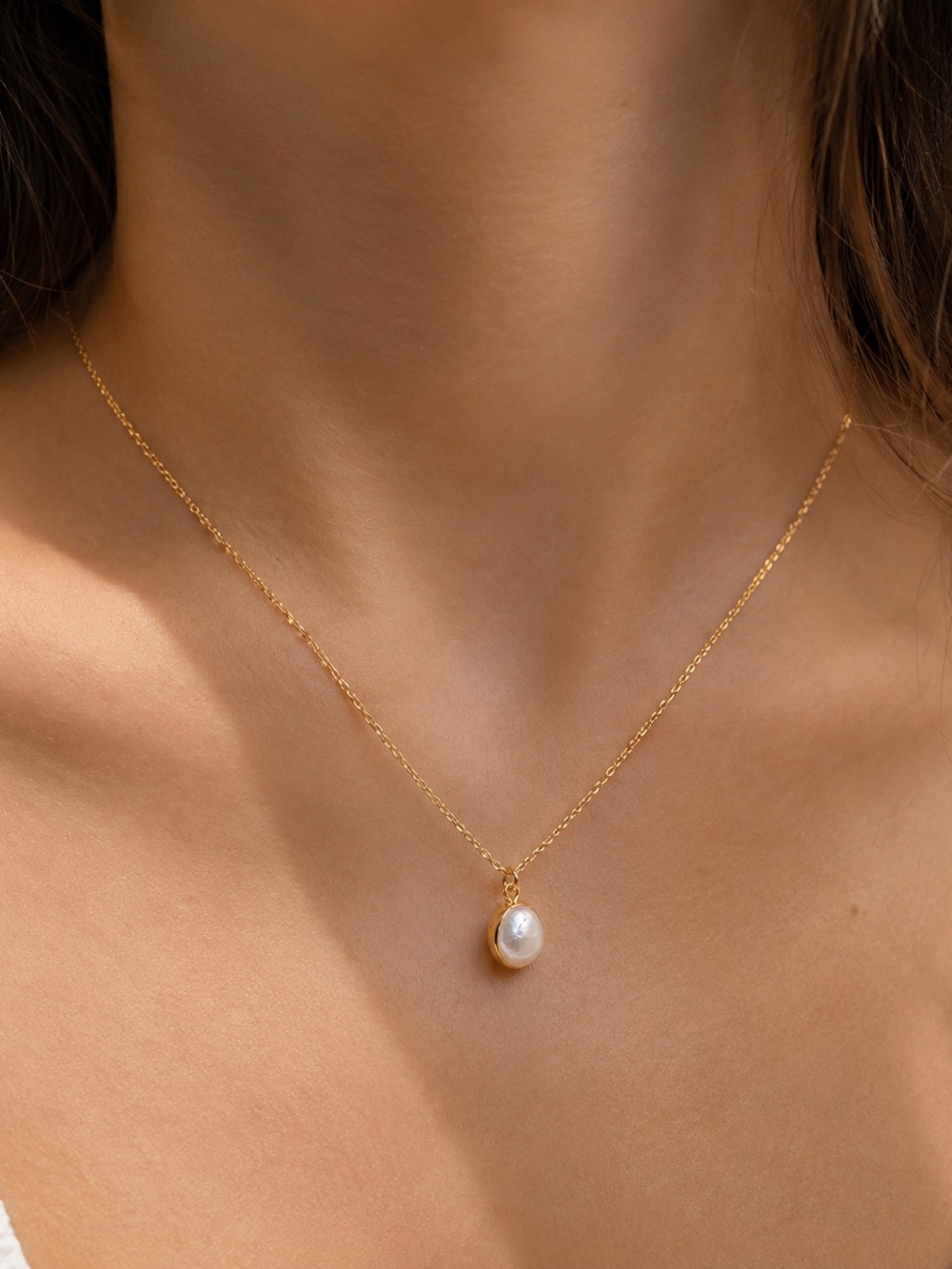 Minimalist Gold Pearl Pendant Necklace - Timeless Women's Jewelry